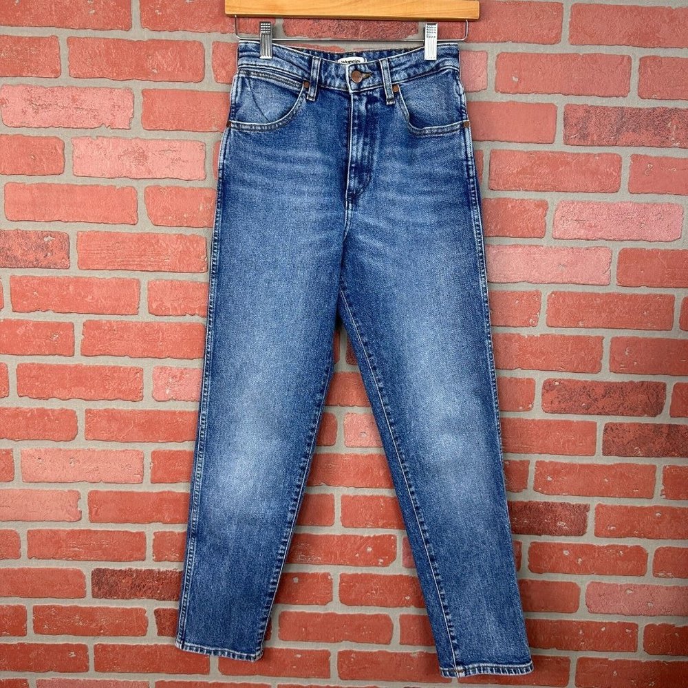 Mom Jeans Wrangler Womens Sz 26 High Rise Faded Blue Ankle Length
